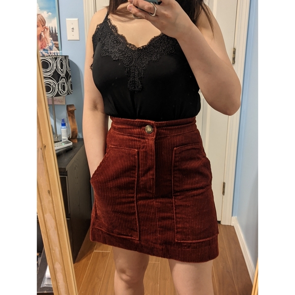 🌼 H&M Corduroy Skirt
